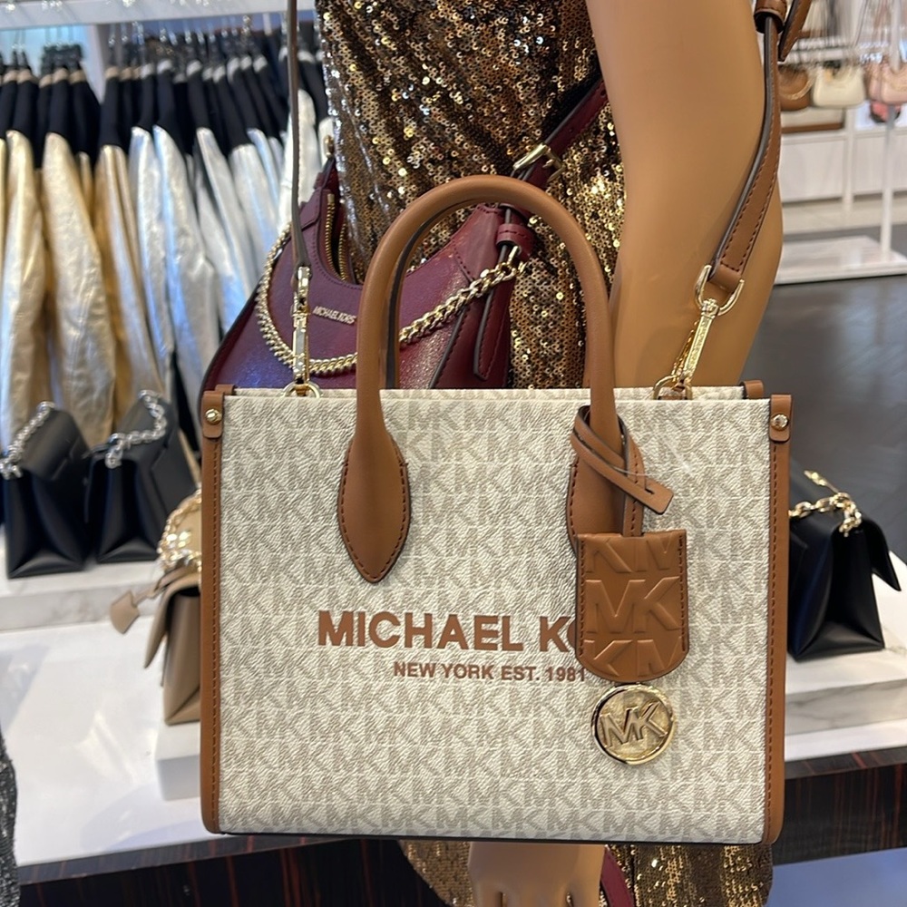MICHAEL KORS
Mirella Small Logo Crossbody Bag
Vanilla 
NWT - Picture 6 of 16